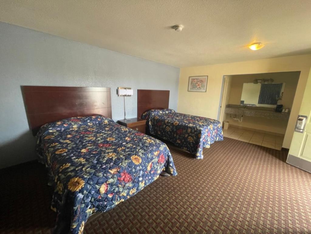 Village Inn Ada Luaran gambar